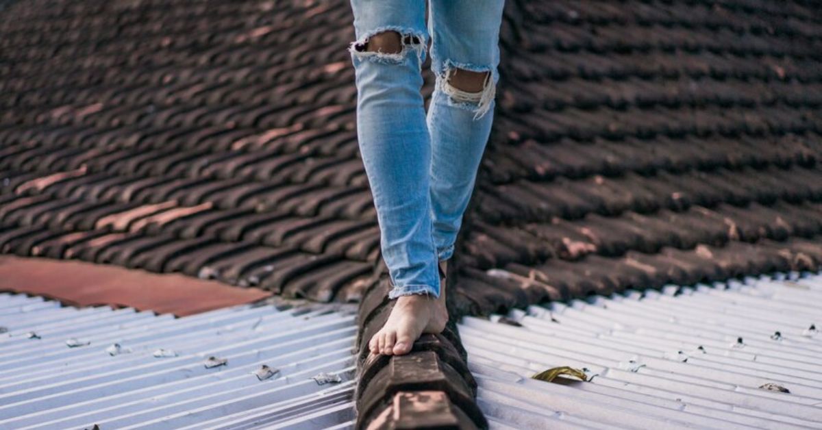 INSTALLING A FLAT ROOF
