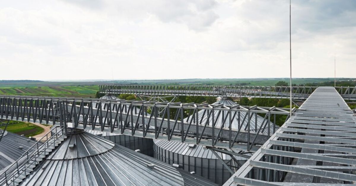 Key Factors to Consider When Choosing Commercial Roof Solutions in Jacksonville