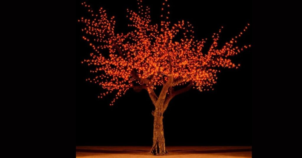 RED TREE LIGHTS