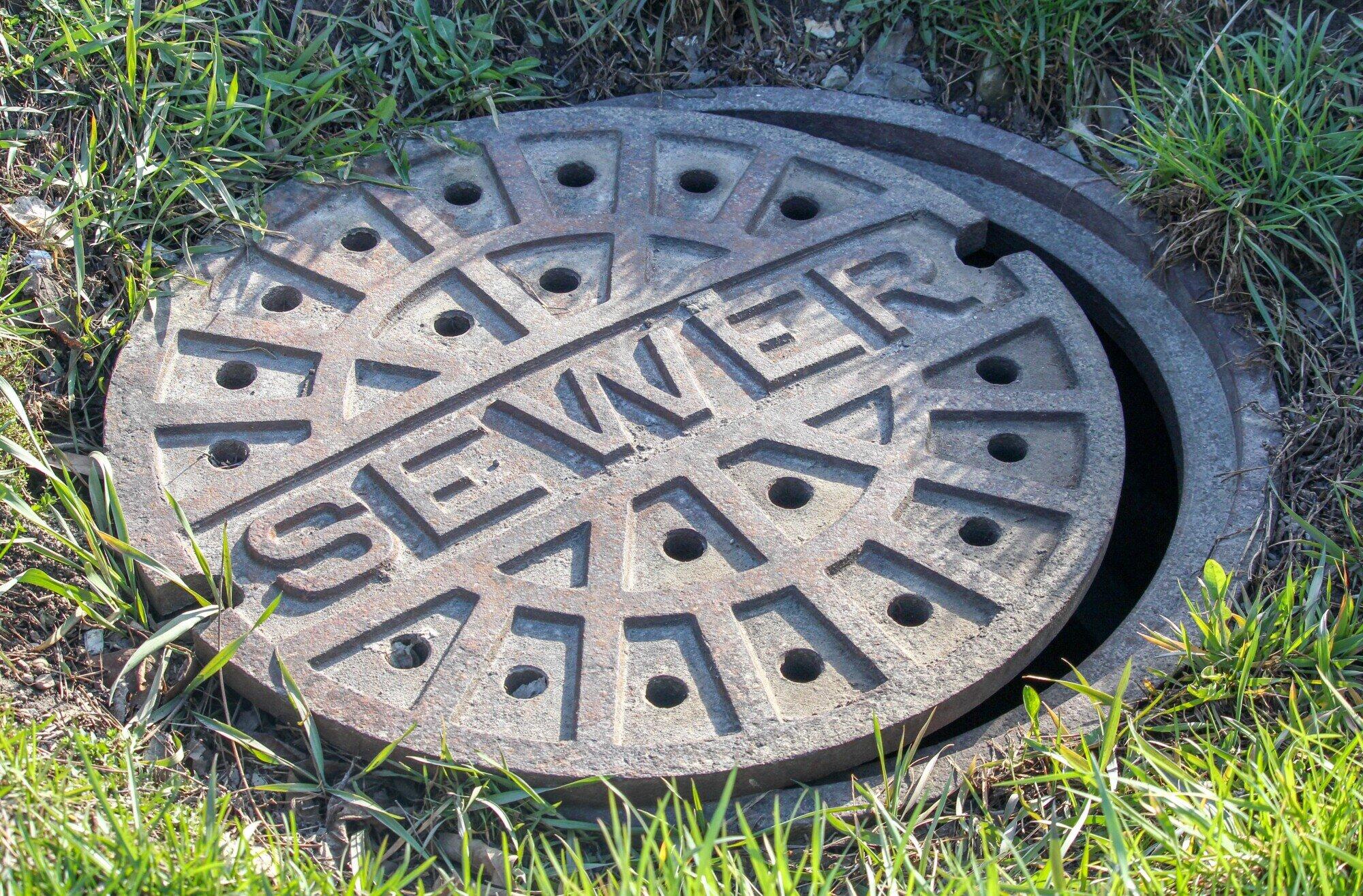 A Complete Guide to Sewer Cleaning Truck Types and Uses