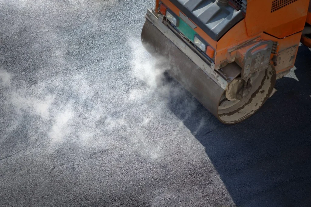 Professional commercial asphalt paving