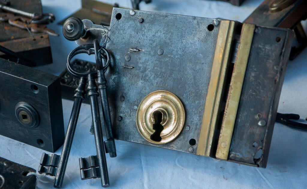 Exploring Safe Locksmith