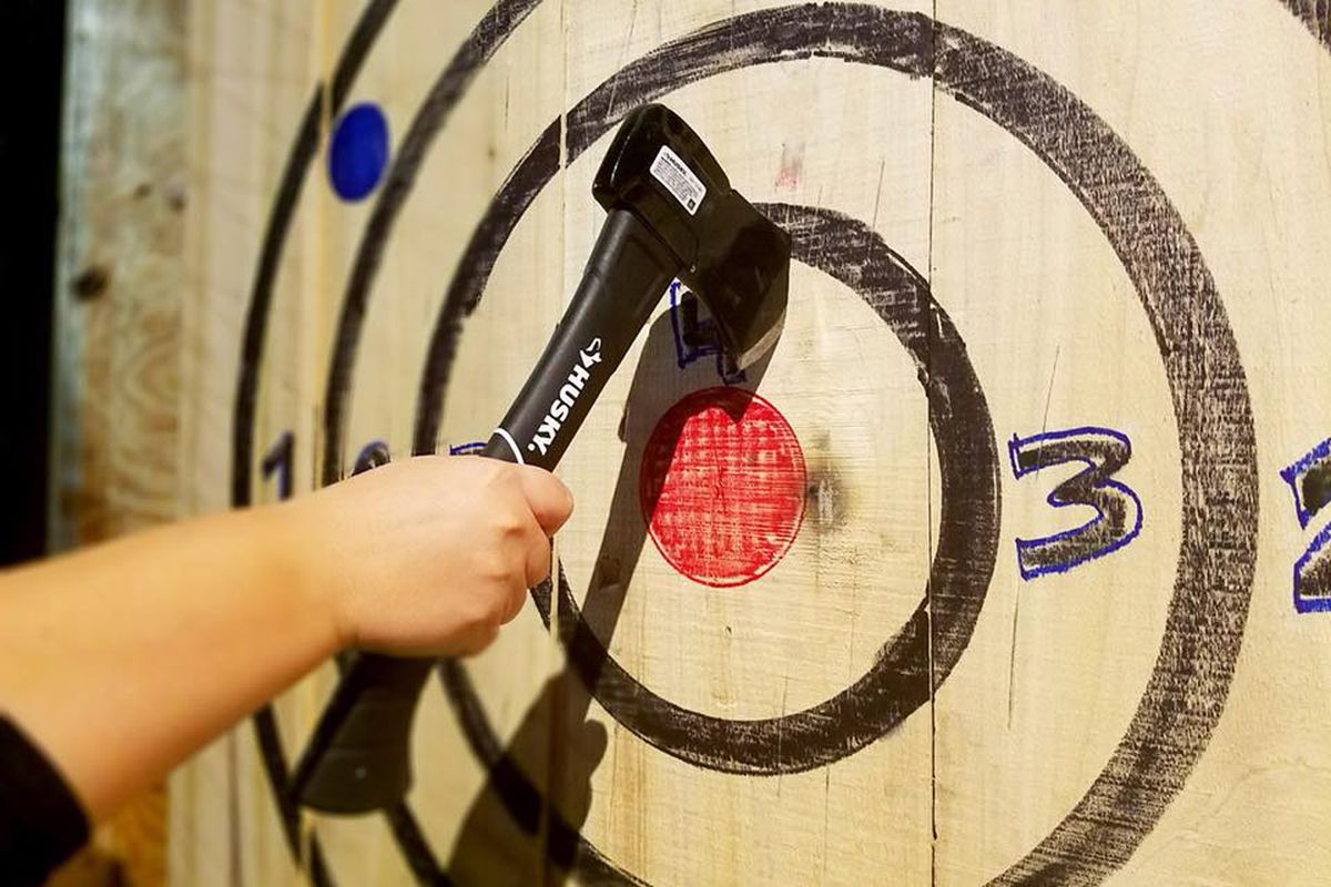 Why Ax Throwing in Oakland Is the Perfect Group Activity?