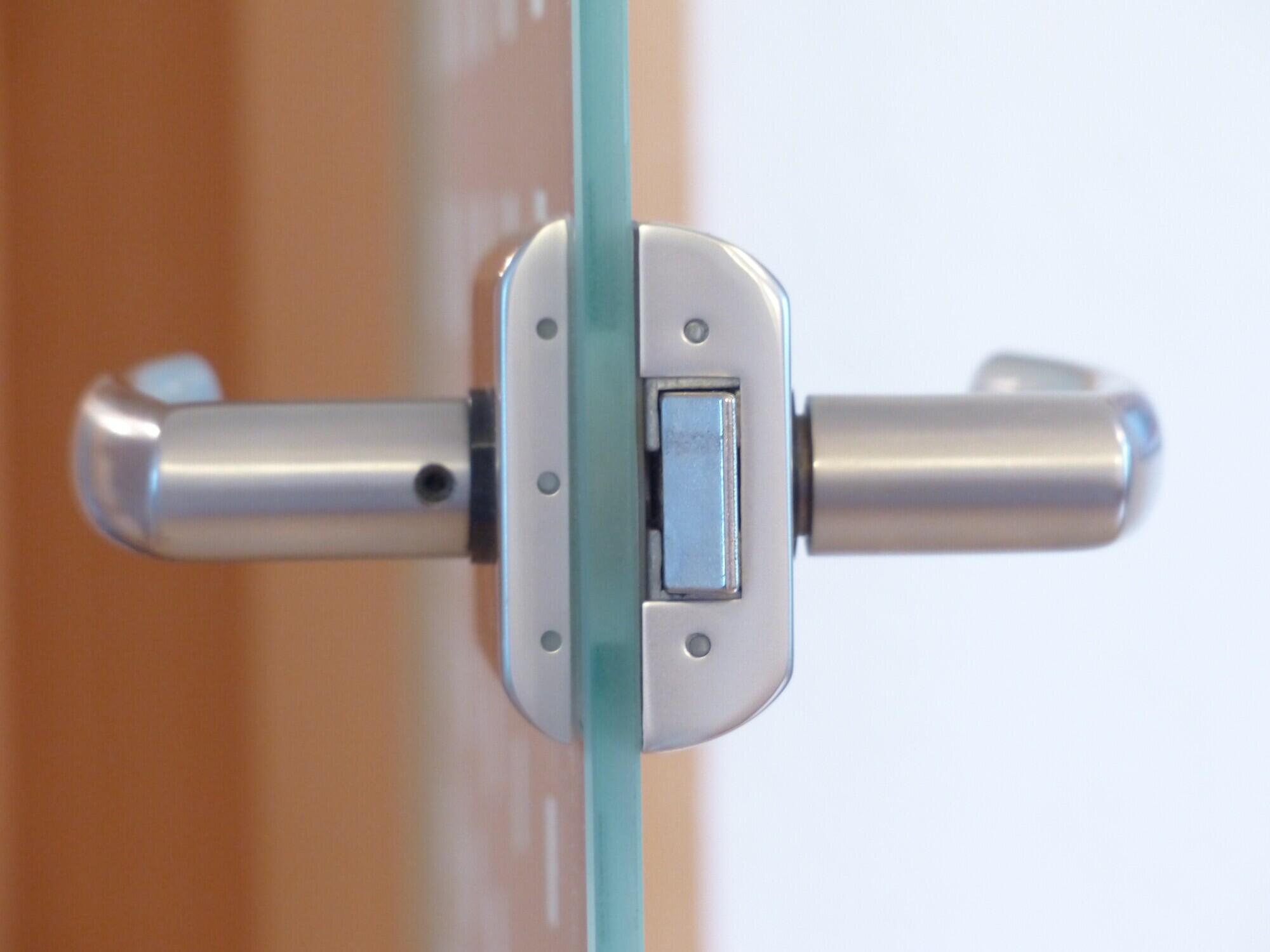 How to Choose the Right Locksmith Services for Your Home or Business