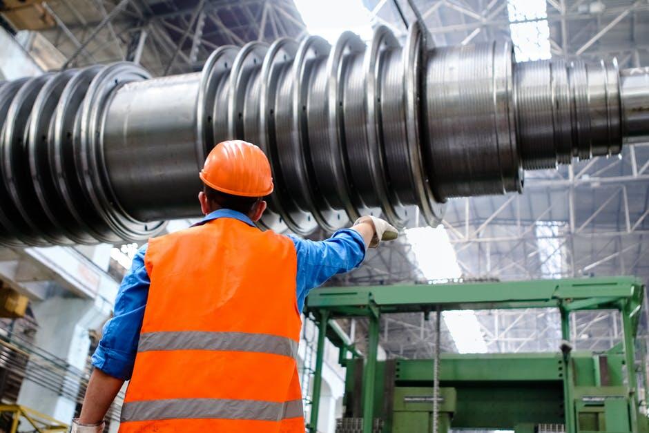 A Complete Guide to Different Types of Safety Shirts for Workers