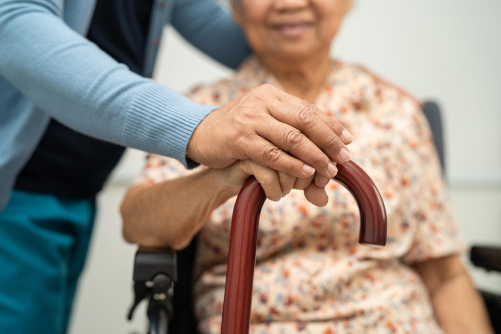 Choosing the Right Senior Care Option: Tips for Families