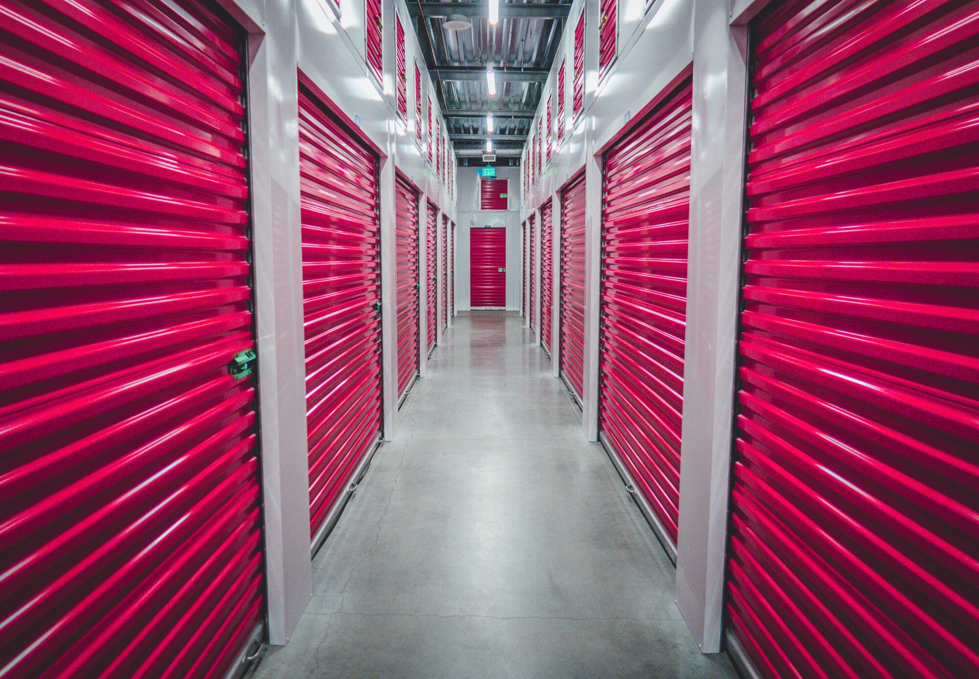 Best Storage Options for Seasonal Belongings in Different Spaces