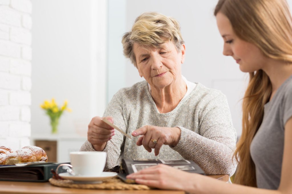 Selecting the Right Facility for Seniors with Cognitive Challenges