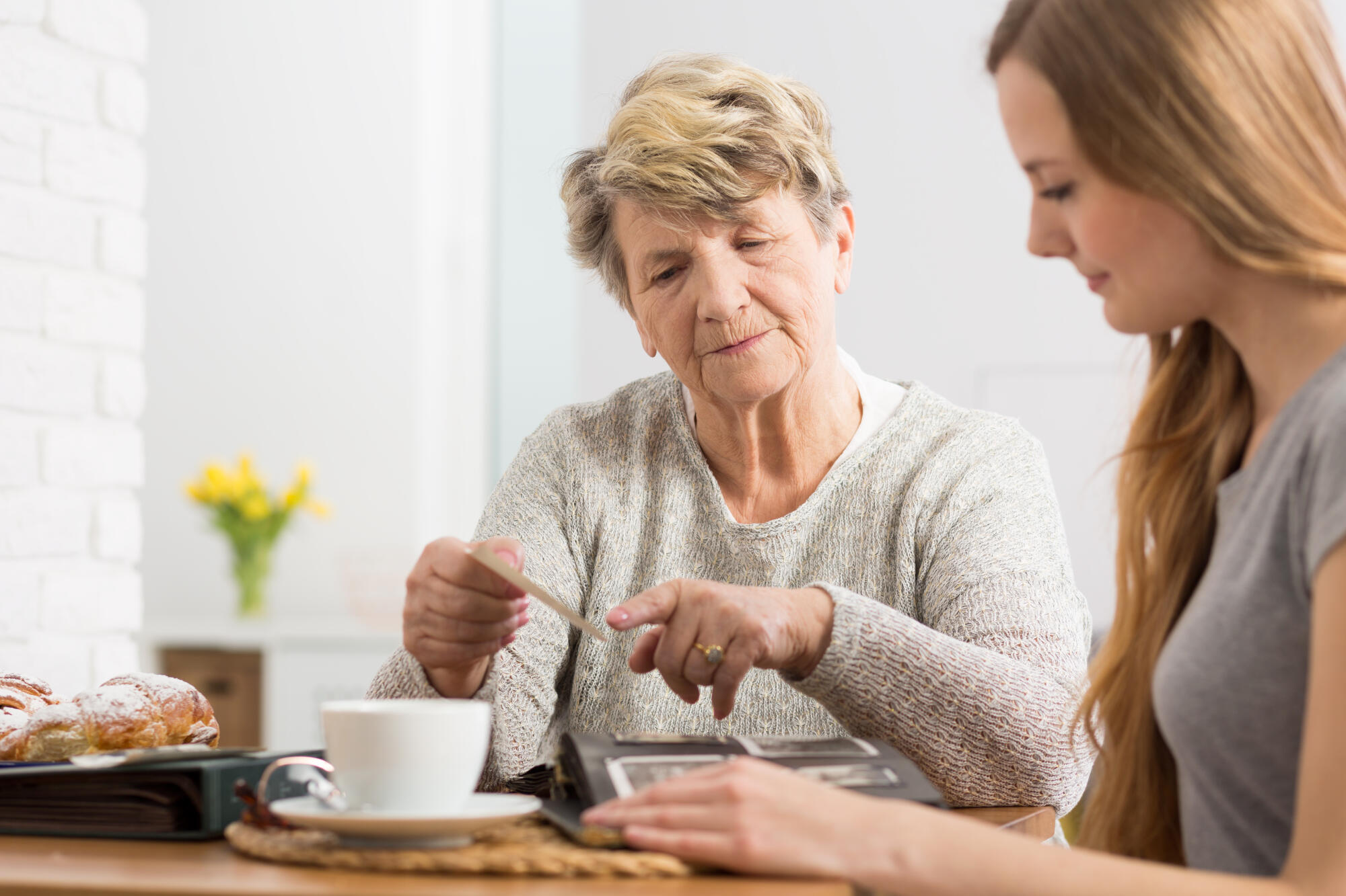 Selecting the Right Facility for Seniors with Cognitive Challenges