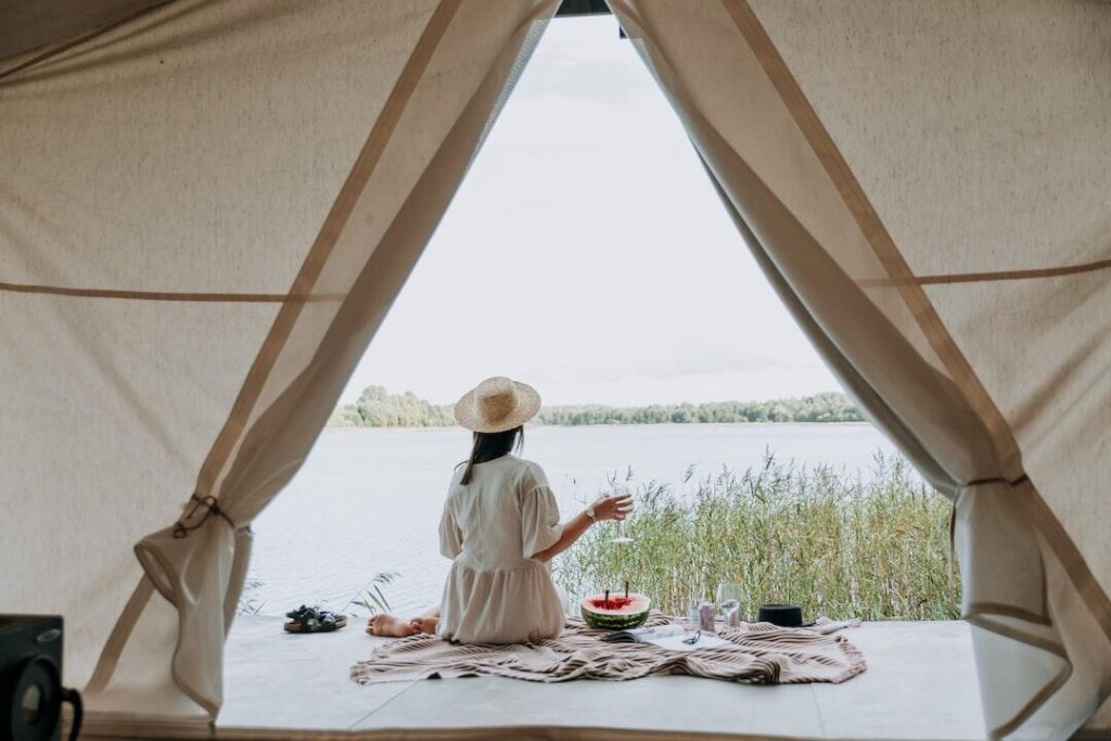 The Ultimate Guide to Glamping: Combining Luxury with Nature