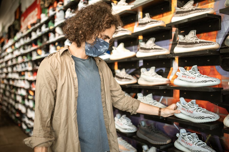 How to Choose the Perfect Lifestyle Sneakers for You