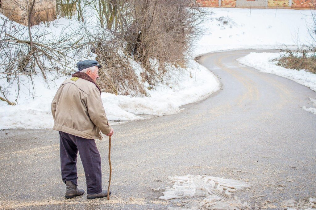 How to Recognize Winter Blues Symptoms in Older Adults