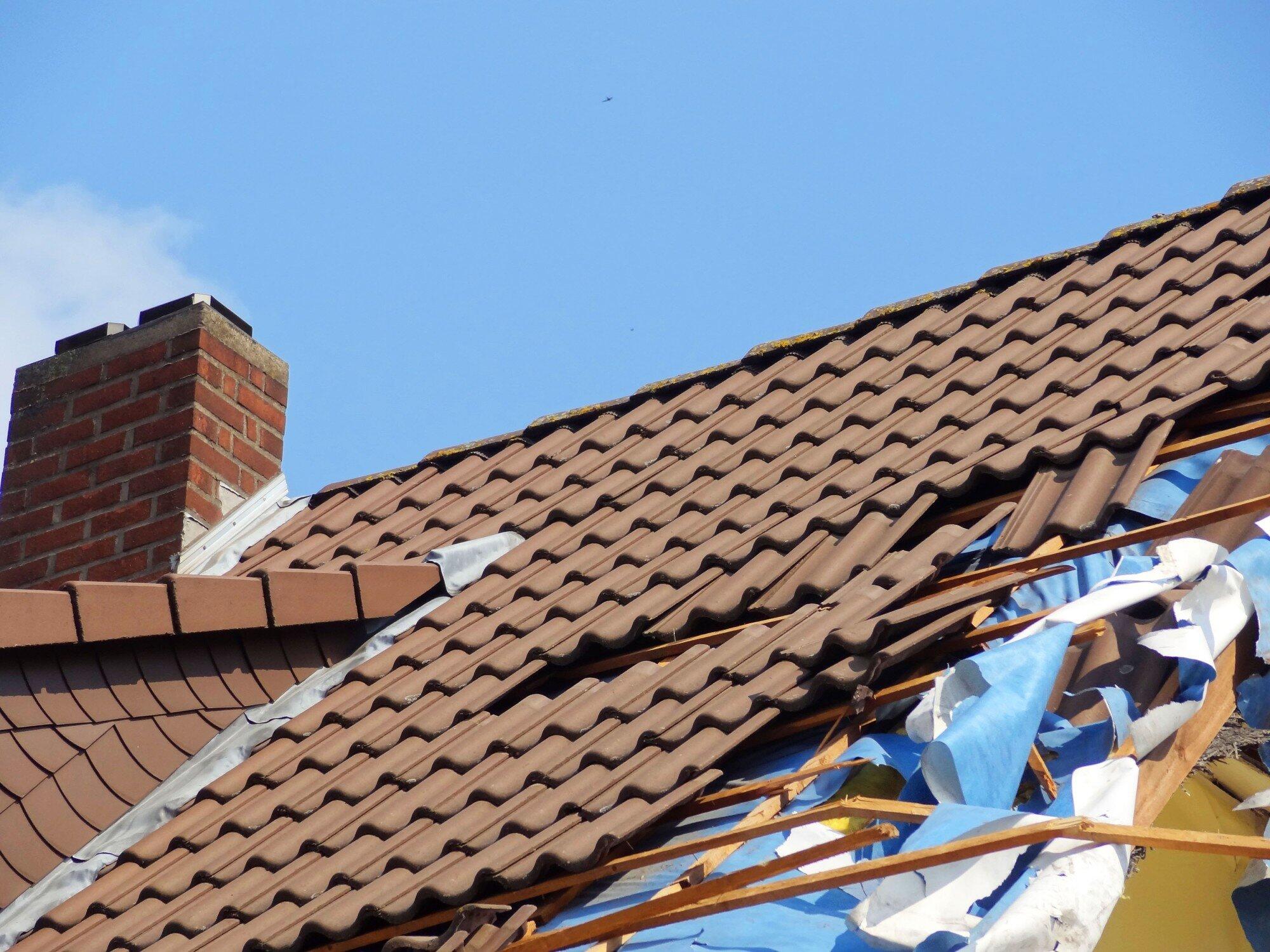Maximize Roof Leak Insurance Claims with Skilled Adjusters