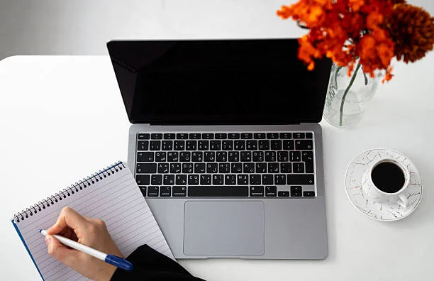 minimal productivity workspace representing puzutask com workflow and task tracking
