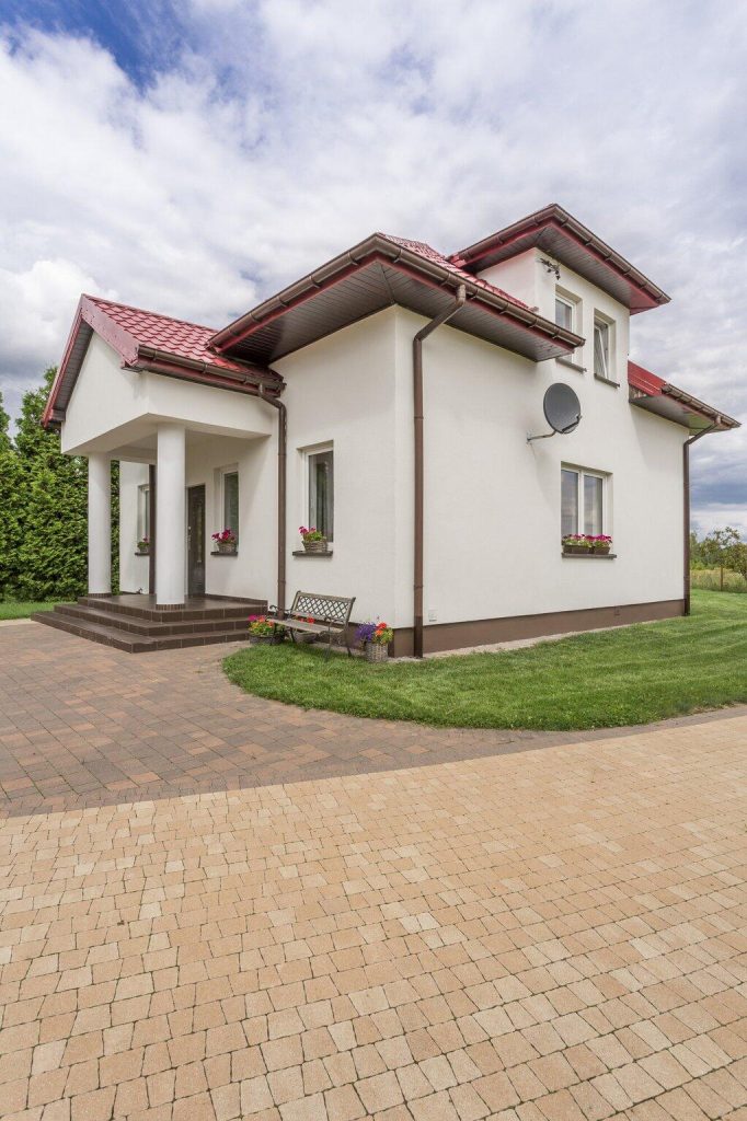 How Quality Paver Installations Enhance Outdoor Living Spaces