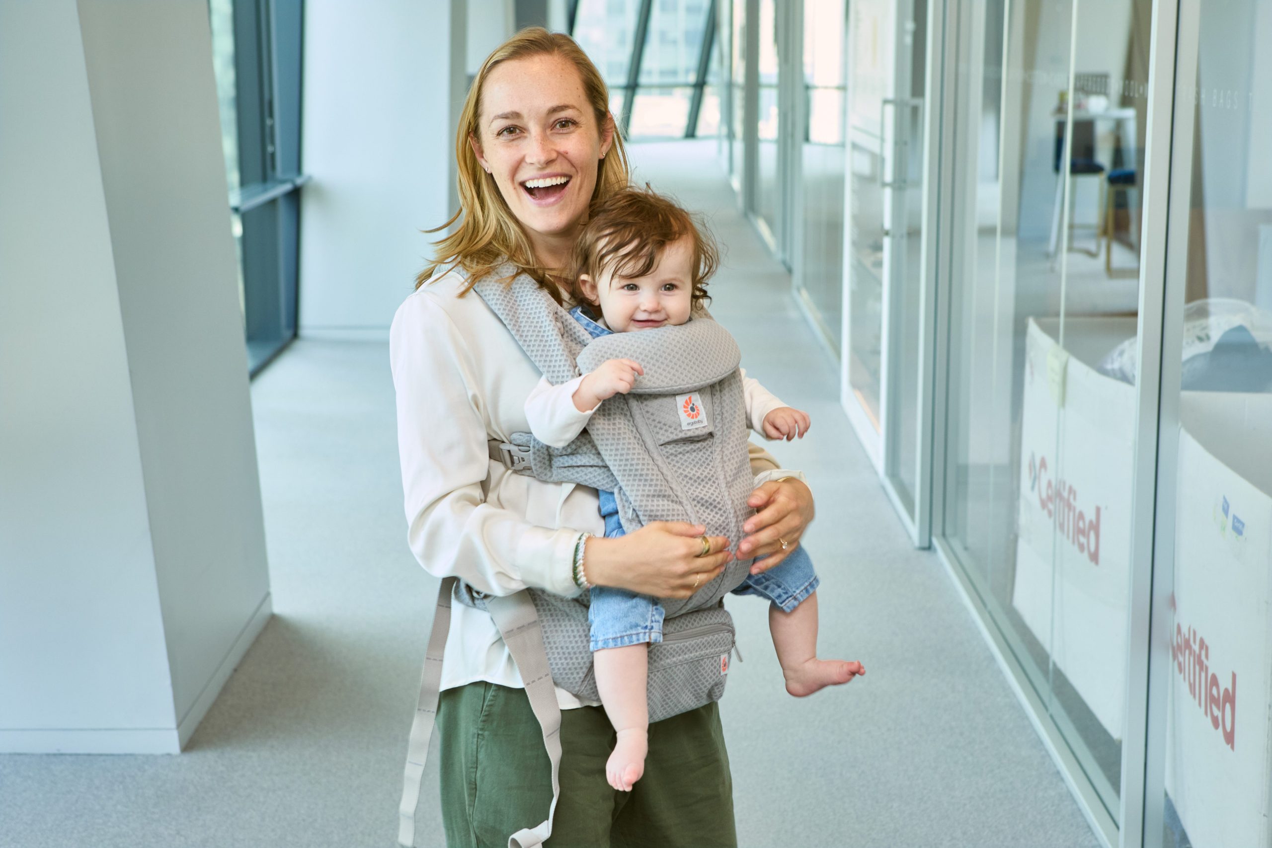 A Parent's Guide to Babywearing: Choosing the Right Carrier for Everyday Life